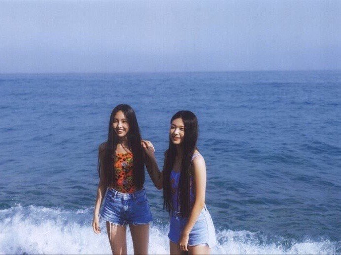 archivenewjns's tweet image. summer with njz ⋆ 🌊 𖤓 ⋆˚࿔