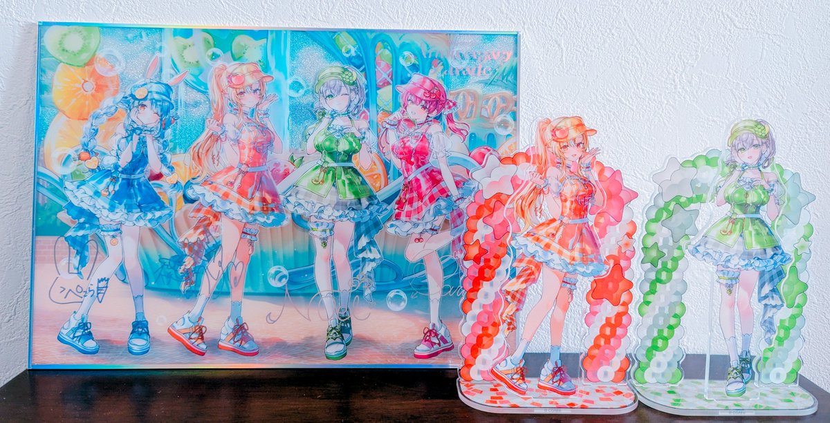 3期生の周年グッズ届いてた🥳🤟 プレミアムアクリル色紙めちゃかわいい