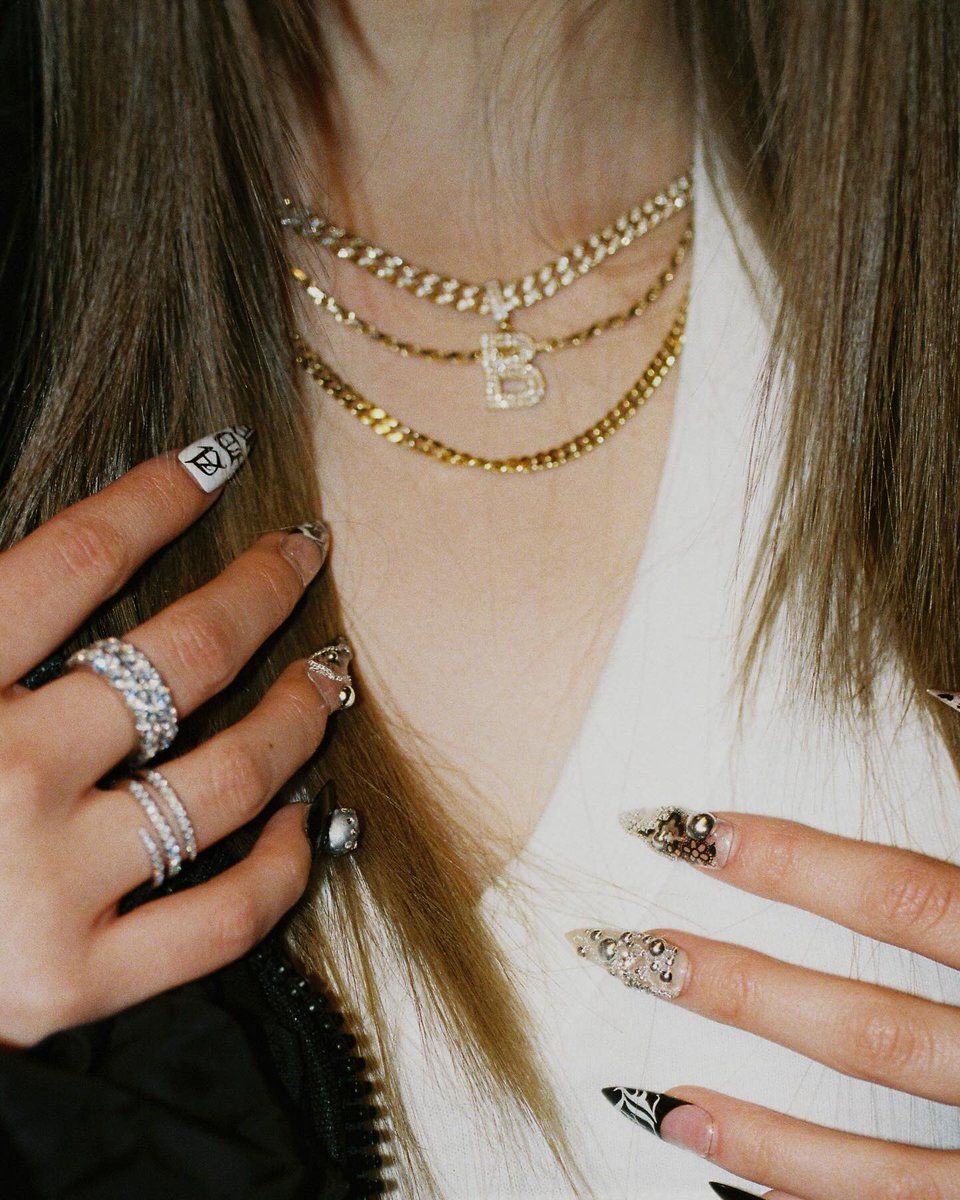 wepunkies's tweet photo. ustedes preguntarán: "sukita, a dónde vas tan arreglada?" y mi respuesta obvio que será: al #𝐺𝕚r𝑙s𝐶i𝕥y𑁯ʼ𝐹es𝕥iva𝐥 ♡🐇! porque todas las chicas guapitas &amp; #𝔉ear𝑙ǝs𝕤ー𓊆ℌ𝕖r𝕖𓊇 estamos haciendo acto de presencia cuz that's our duty!

#𝕤u𝚔i, so je𝑙lyo͡us 🍮. ◌ ◦ https://t.co/NsLKLMU0Zy