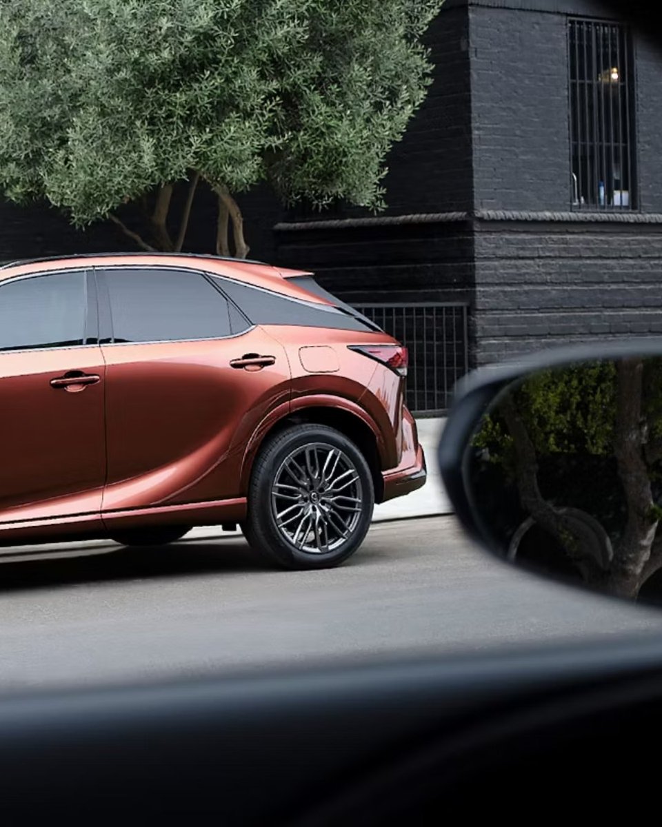 BLAutoGroup's tweet image. The 2026 Lexus RX — elegant lines, bold presence, and luxury crafted in every angle.

Which exterior feature catches your eye?