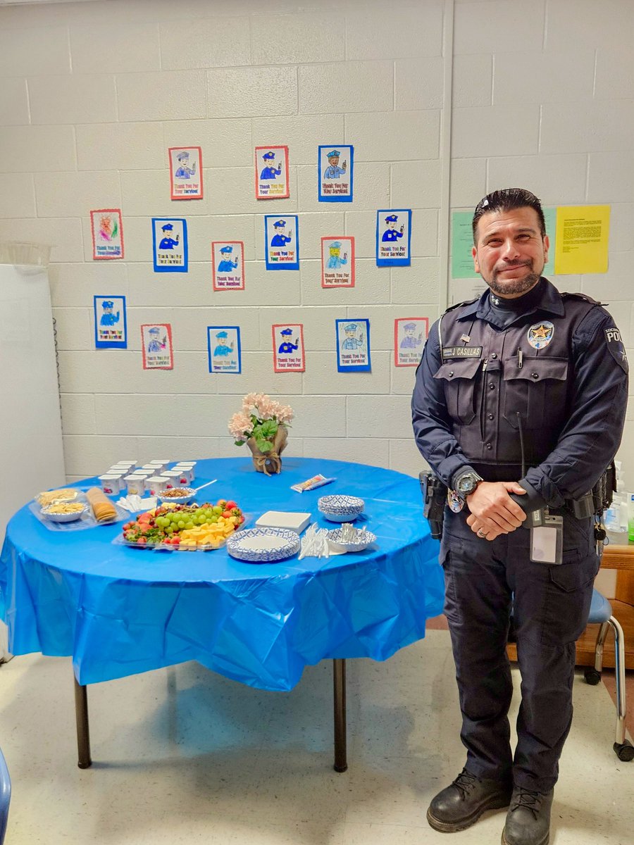 EFlores_BMES's tweet photo. Happy Law Enforcement Appreciation Day! 👮‍♂️
Thank you, Officer Casillas and Officer Guereca for your dedication and commitment to our Patriot community. We truly appreciate all that you do to keep us safe! 💙🤍 #PatriotPride #TeamSISD https://t.co/r4xrGaNpis
