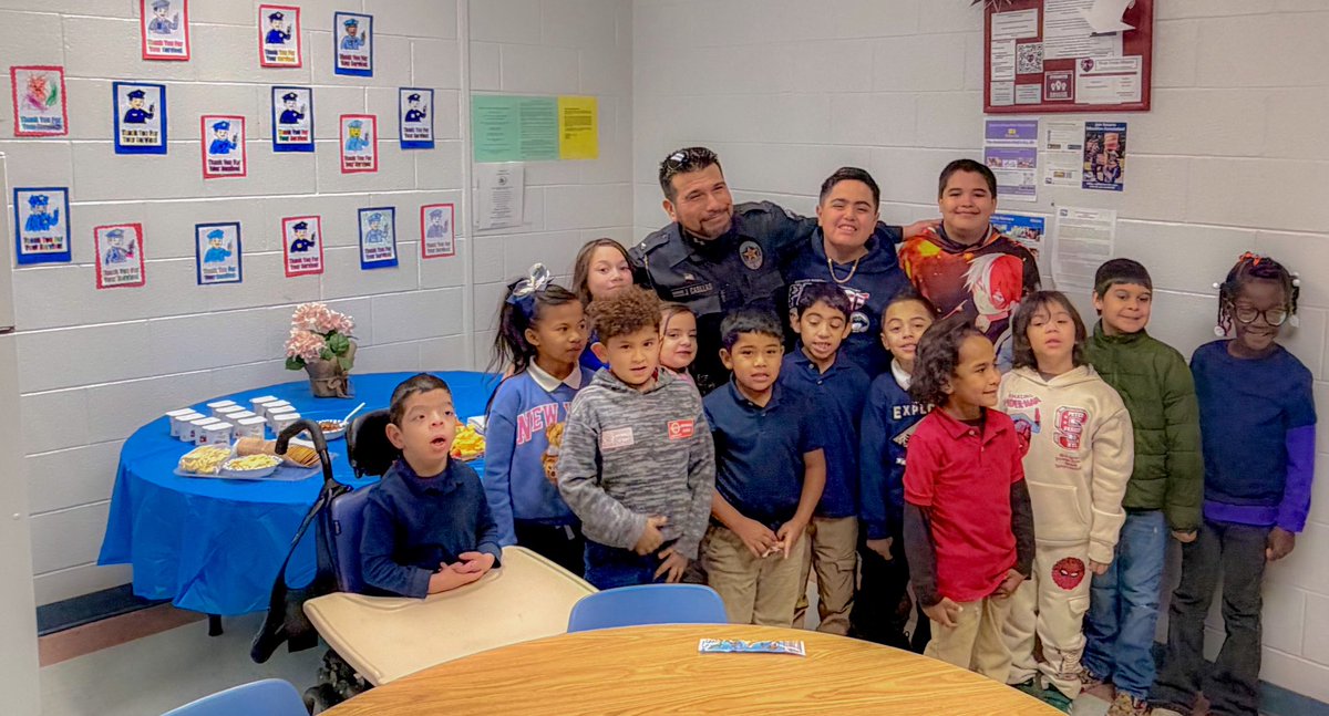 EFlores_BMES's tweet photo. Happy Law Enforcement Appreciation Day! 👮‍♂️
Thank you, Officer Casillas and Officer Guereca for your dedication and commitment to our Patriot community. We truly appreciate all that you do to keep us safe! 💙🤍 #PatriotPride #TeamSISD https://t.co/r4xrGaNpis