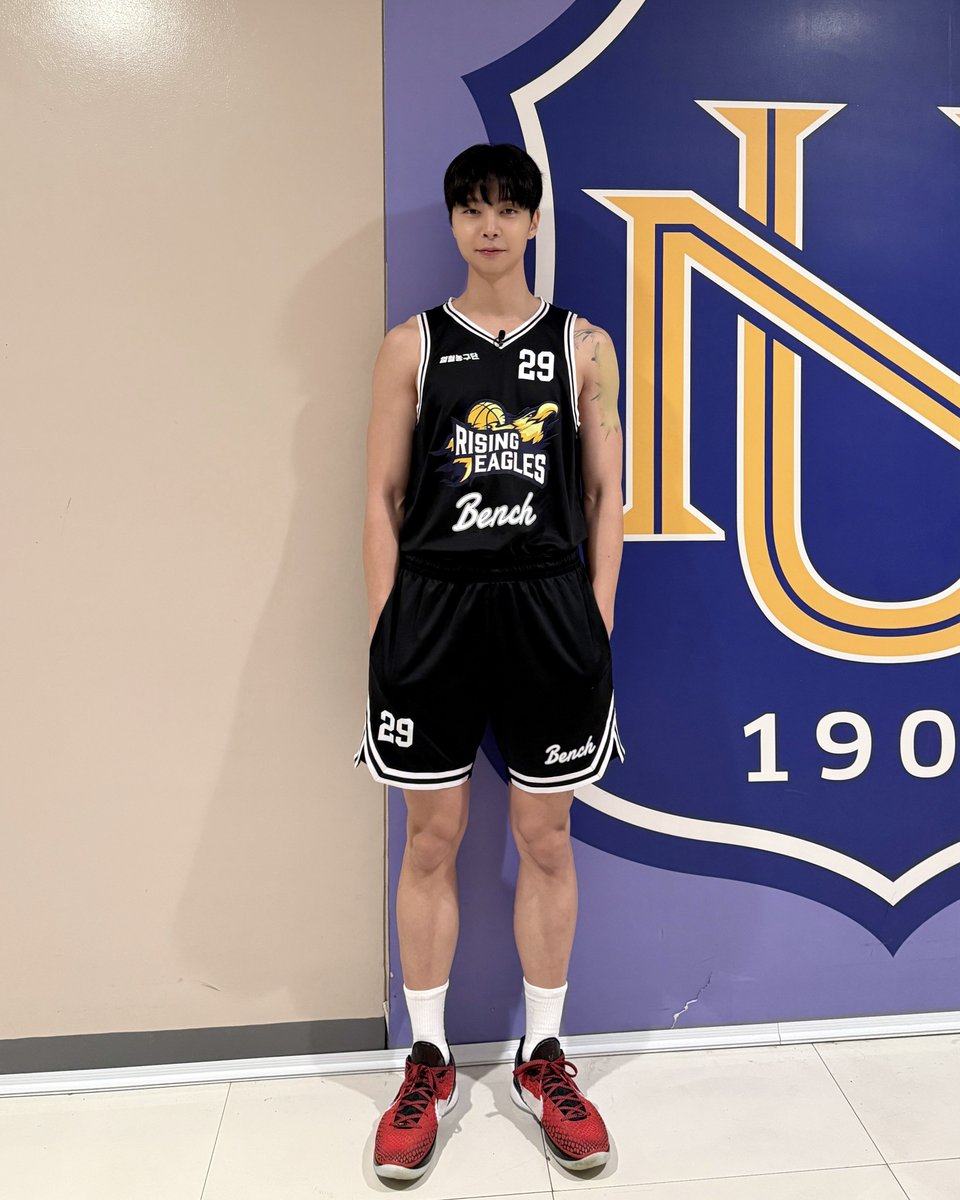 NCTsmtown's tweet image. 📺오늘 오후 5시 SBS ‘열혈농구단’에
#쟈니 가 출연합니다. 시즈니분들의 많은 관심과 사랑 부탁드립니다💚

#JOHNNY #열혈농구단
#NCT #NCT127