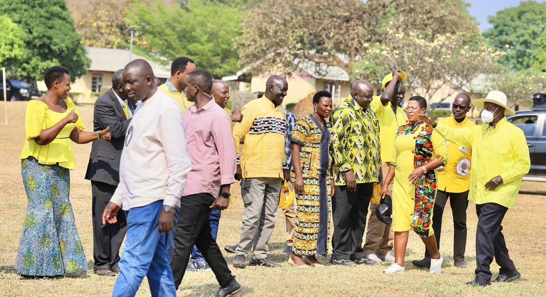 Hon Gifter Aber tweet media