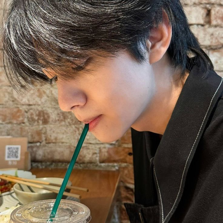 Moonsafelight's tweet photo. #Shengao AU / #Jiangli AU
!! Warn #Xuancheng being a lele teeneger
• Si Cantik
Talk
Wenlang x lele x gaotu https://t.co/tBKYG8sFaM