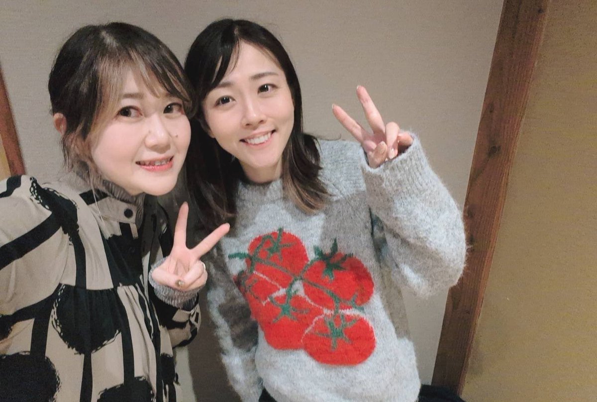 昨日はあきこが1日早いお誕生日のお祝いをしてくれました☺️嬉しい☺️☺️

たまたまお店が私たちが出会った場所の近くだったのでご飯の後寄ってみたり。明確に場所覚えてないのに体が向くまま歩いてたら辿り着いた😳

出会ったのは約25年前です。四半世紀…！