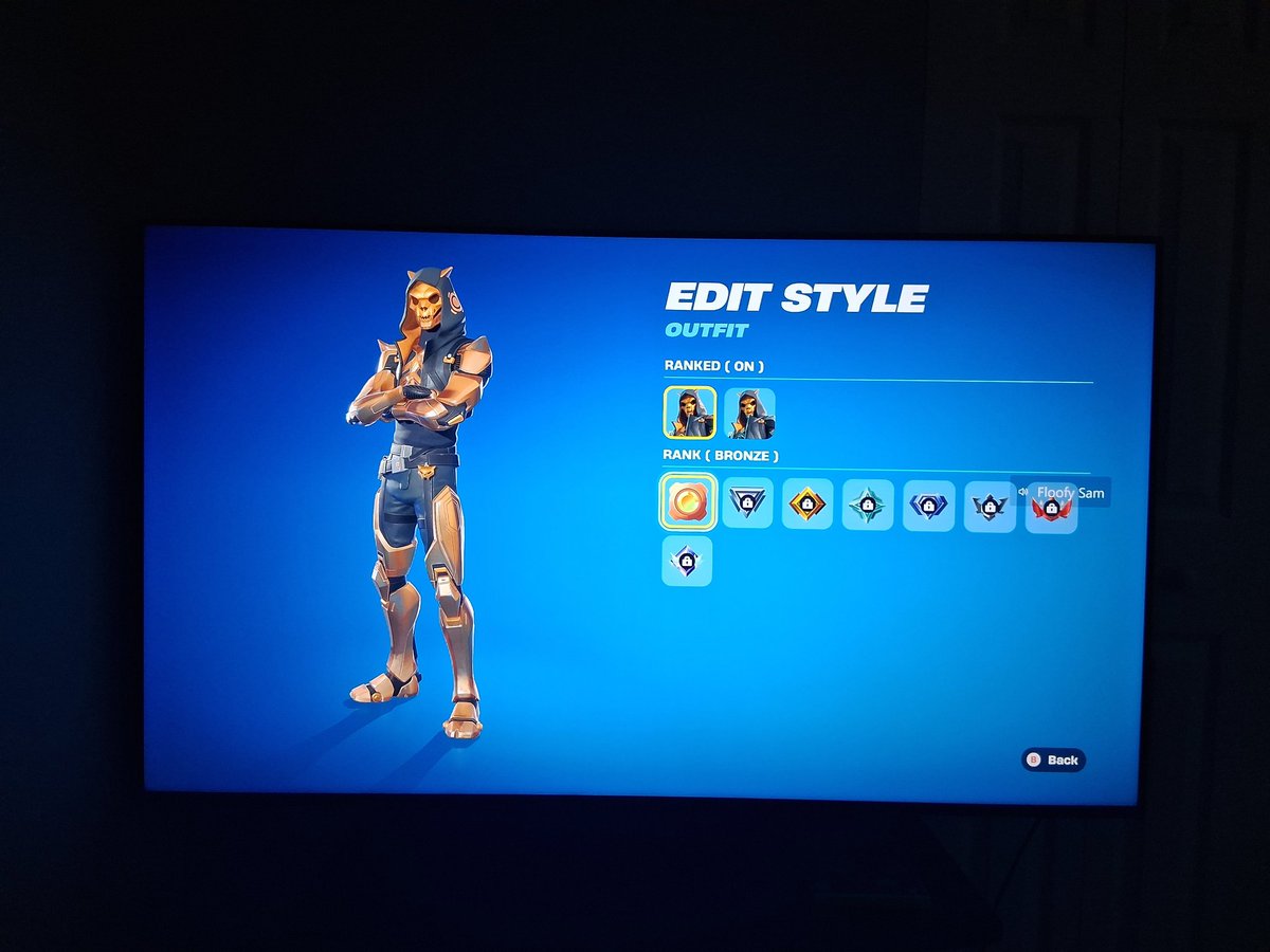 FloofySam's tweet photo. @Unkwn_Spirit @FortniteStatus Same here dude and I'm unreal https://t.co/K5t4ec4rbo