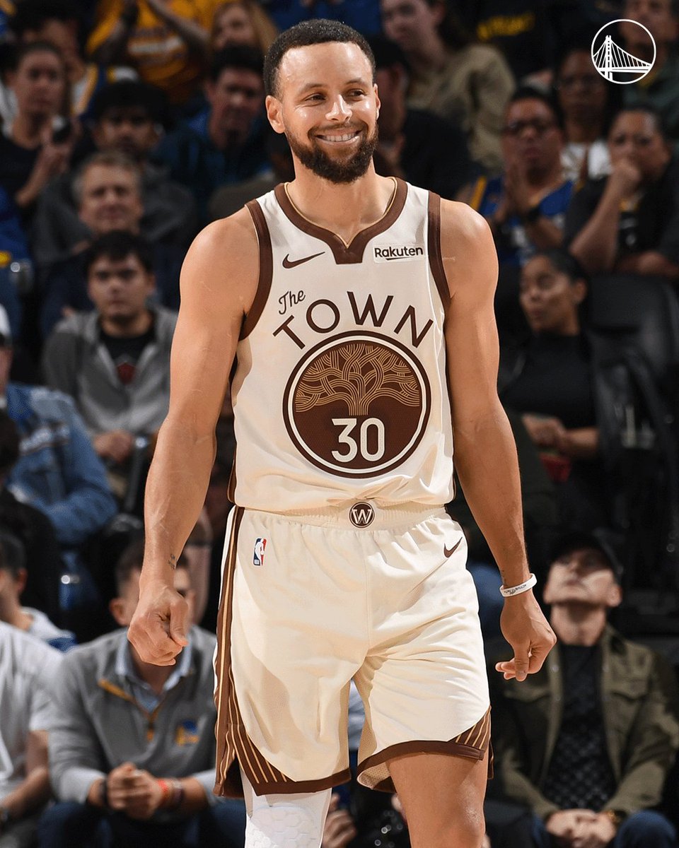 El primer jugador en tener 3 primes en una carrera deportiva.

Wardell Stephen Curry II.