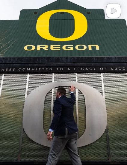 dannykatz2001's tweet photo. Sad loss to a Great season. Expectations were so low this year and they far exceeded them. Proud of this team and our coach… They will be back. Sad for the seniors but know they’ll do great things in the league. #GoDucks https://t.co/VSez9BuaqW