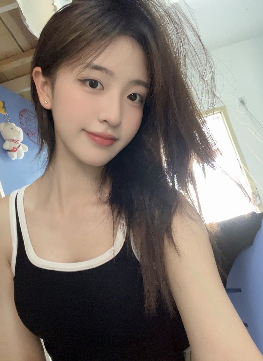 yiyi83926's tweet photo. 嗨…如果你剛好滑到這裡   
可以留個 ❤️ 給我嗎？
單親媽媽有時候真的很需要愛 https://t.co/FXspwprhOh