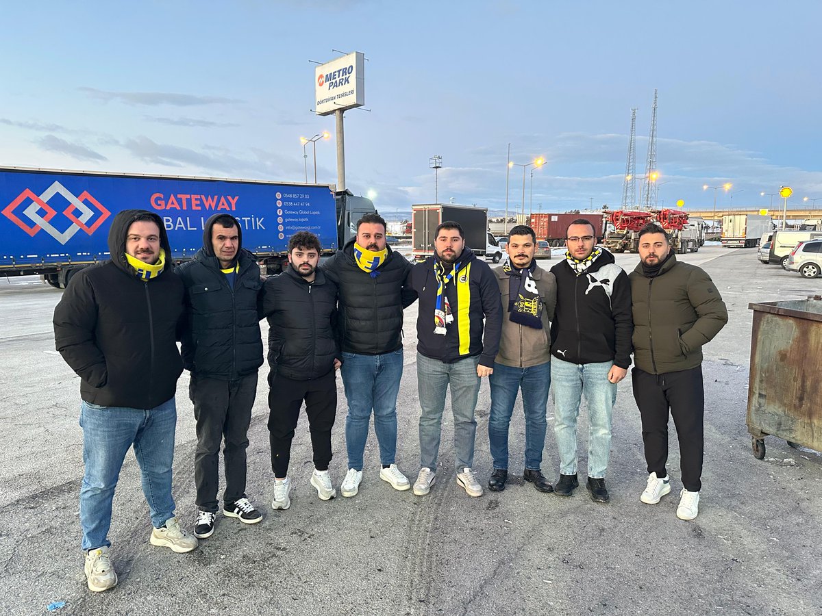 SANA OLAN SEVDAMIZ BİTMEZ FENERBAHÇE…

Keçiören GFB-06 olarak g*latasaray maçı için yoldayız.
#keçiörenCREW