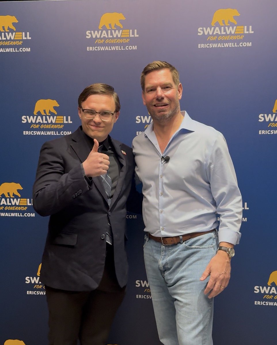 KyleLangfordCA's tweet image. Governor Swalwell 🐻 up next 🇺🇸 
(Langford U.S.-H.R.-26 😎)

Experienced 🧠, Competent 🎯, and Professional 👨🏼‍💼 

California will indeed move FORWARD with @ericswalwell ➡️