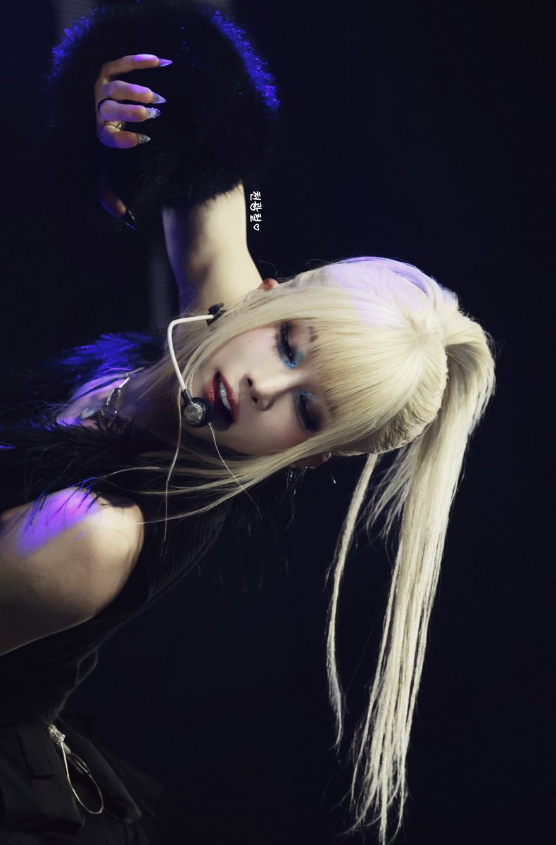 1cheonkwang's tweet image. 260107 XLOV

1st ANNIVERSARY FAN CONCERT 
&amp;lt; FIRST LOVE &amp;gt;
XLOV 루이🩷

#XLOV #엑스러브 #エクブ
#우무티 #WUMUTI #ウムティ #吾木提
#루이 #RUI #ルイ #陳冠叡
#현 #HYUN #현 #ヒョン
#하루 #HARU #ハル #暖琉