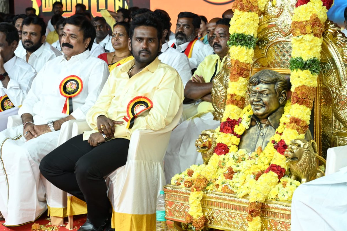 PremallathaDmdk's tweet photo. கடலூர் மக்கள் தந்த நம்பிக்கையே, என் பயணத்தின் பெரிய பலம்!

#dmdkfor2026
#dmdkparty #dmdkofficial #premamalathavijayakanth #dmdkparty https://t.co/7jYWiJLYFP