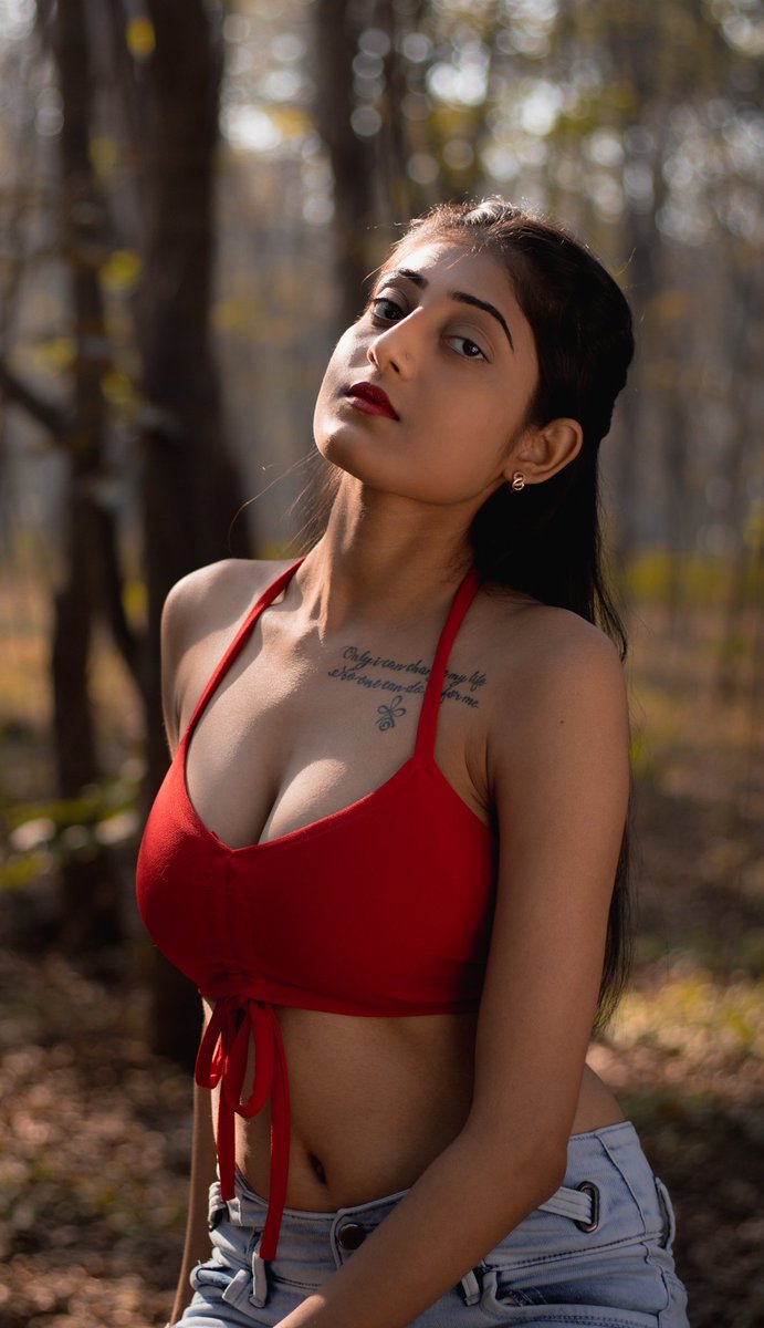 PortraitureByP's tweet image. 『 ☀️ Backlit Portrait — Golden reflector ✨ 』
.
#portrait #backlit #portraitphotography
.
Model : Charlee | IG : charlee_verma009