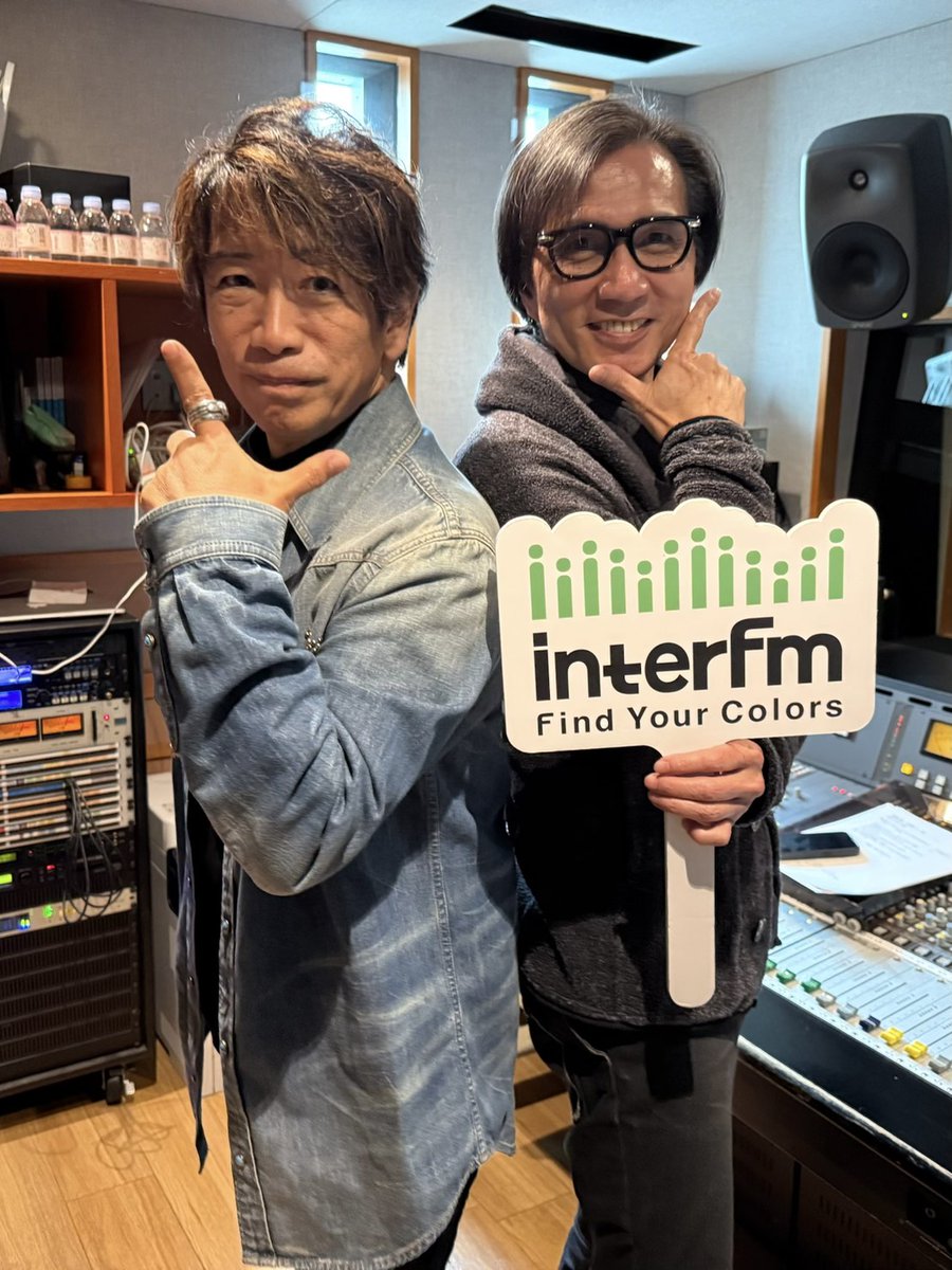 dandy_go's tweet photo. ＜ラジオ出演のお知らせ Vol.２＞
1/10(土)16：43～16：58　#インターエフエム 79.8MHz TOKYO　#藤川靖彦（花絵師）「 Flower's YELL」
https://t.co/9fP4BzhRnq
1月のゲストとして #ダンディGO が出演しています。
1/3  ：ジャグリング
1/10：テーブルクロス引き
1/17：ジャグササイズ
1/24：？ https://t.co/tUBEjxBdvm