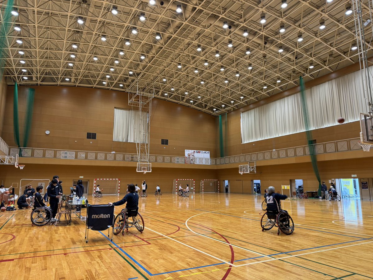 scratch_wb's tweet photo. 今から練習試合はじまります🏀 https://t.co/2H7rbWYPvu