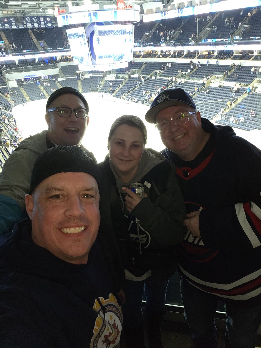 Windog0101's tweet photo. Jets Win Jets Win! #section316 #victory #selfie #beatthekings @hustlerama @SportsTalkWPG https://t.co/6wSwJeOykl