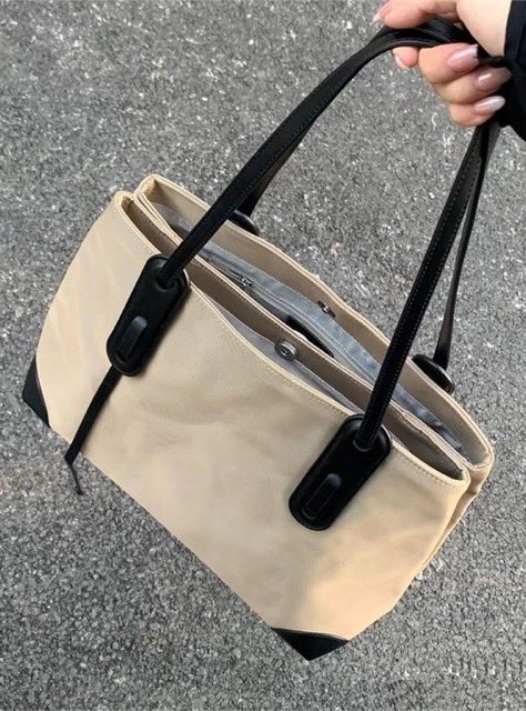 xxxirraaa's tweet image. Tote bags for daily use✨

a thread~