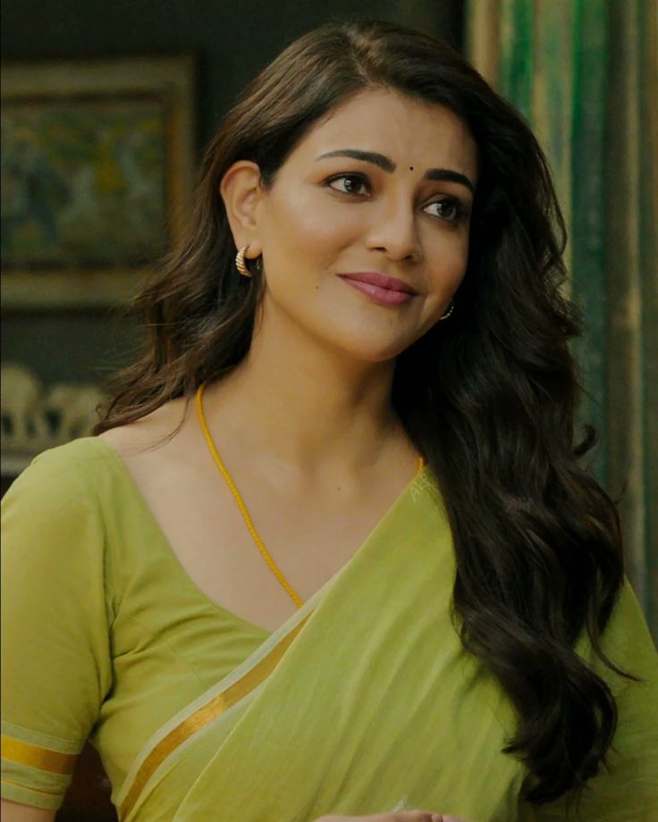 vishalisissy's tweet photo. After finishing my clg I'm coming to my house~

Our neighbour's uncle is coming out of my house and asking me how are you son

Me: good uncle

Me asking my mom why he is coming here

Mom: you only ask for a brother right? He is helping me

Me: mom I asked 10years before https://t.co/mX57RJwEep