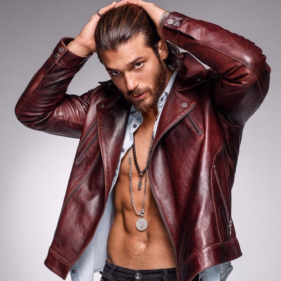 Ultima ora: Can Yaman è stato fermato dalla polizia durante un’operazione antidroga condotta nei locali notturni di Istanbul.
#canyaman #UltimaOra