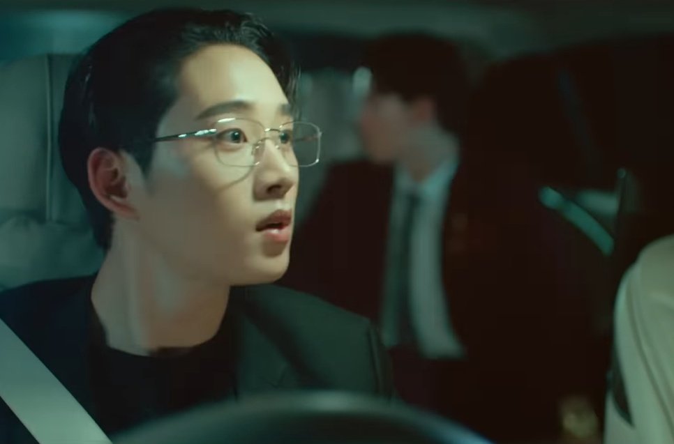 kittymeowphu's tweet image. ฮรือออ คืนนี้มีคนเจ่บㅠㅡㅠ พึ่งสัญญากับน้องพีชไปเองเเท้ๆว่าจะไม่เจ่บตัว นี่หล่ะชีวิตมาเฟียของจริง รอดูซีนบู้กับคุณทัชเเล้ว🥹🥹

#MeAndTheeSeriesEP9