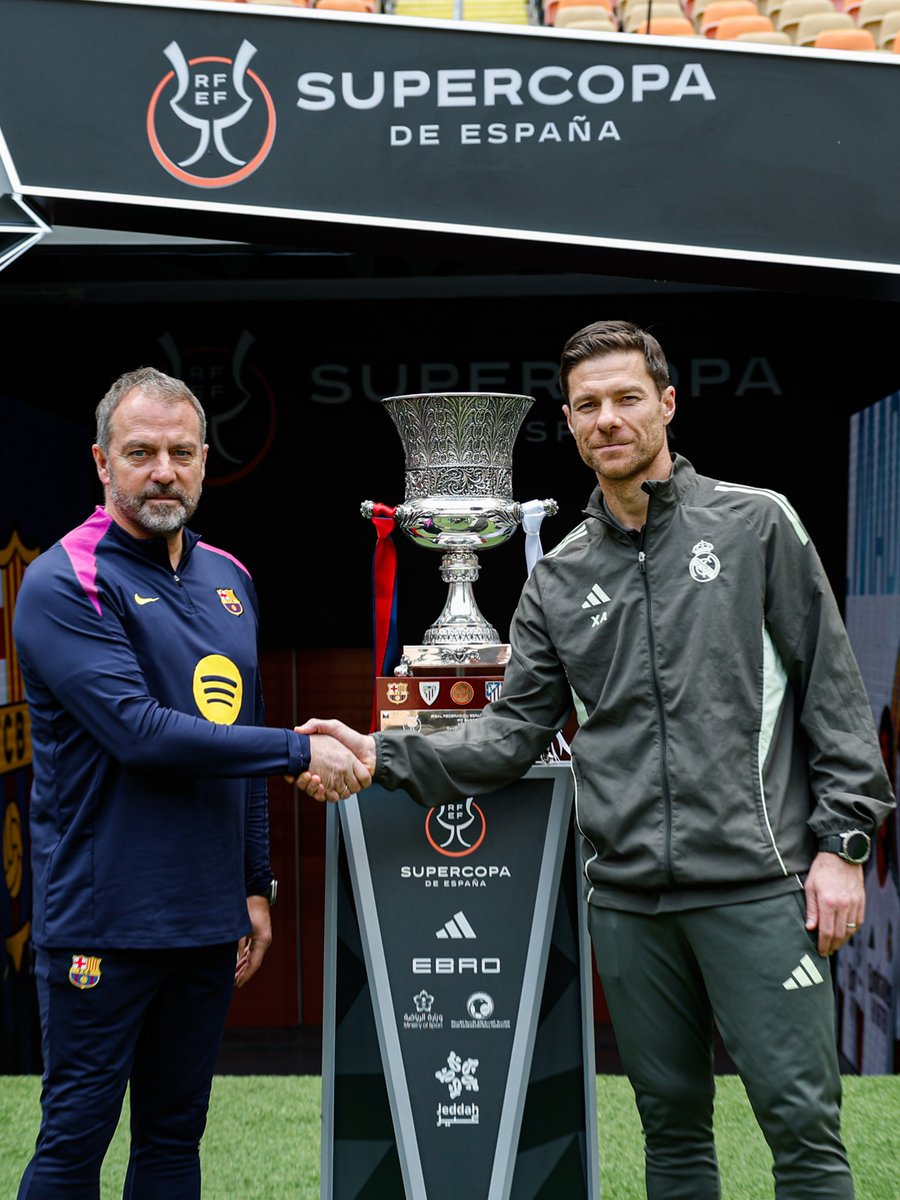 🔵🔴🏆⚪️⚪