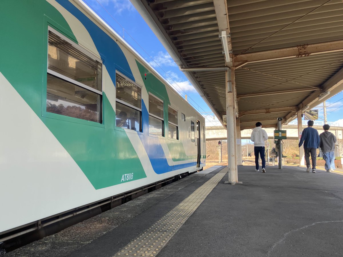 nuce_railway's tweet photo. 活動報告＝＝＝🚃🚃
1月9日に，阿武隈急行様にて貸切企画を実施させていただきました！
工学部メンバーに加え，生産工学部様にもご参加いただきました．
また，工学部演劇部様に阿武急歴史紹介をしていただきました！大盛り上がりでした！
関係者の皆様，ありがとうございました🙇‍♀️ https://t.co/MztOFmoaiG