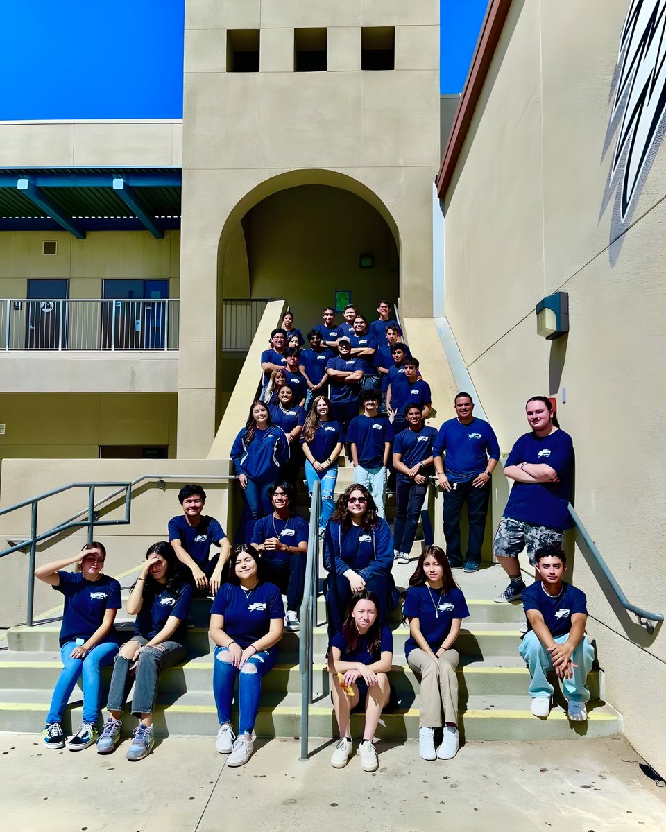 Sharp_5hark's tweet photo. Going back down memory lane with photos and videos of when I was in Summit High School’s Tv-Pro program/club/class, these took place from 2021-2023.  #fyp #foryoupage #summithighschool #Sharp5hark 

Part 1. Is photos

Part2. Has a photo and videos. Ps. Videos don’t have sound. 👇 https://t.co/rmfU4iPyZa