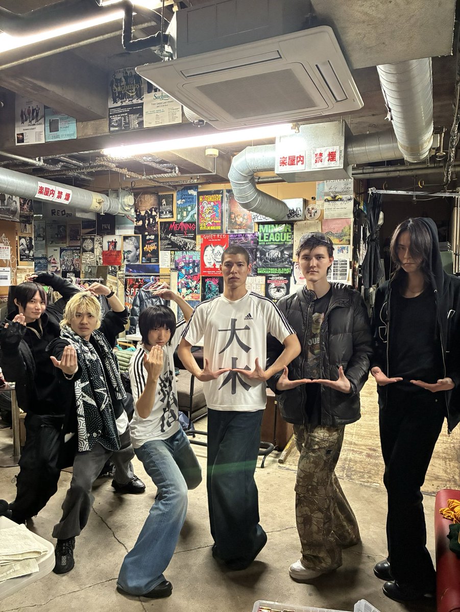 sushiboys350's tweet photo. 新代田FEVERありがとうございますた https://t.co/7RVY2Hgb5T