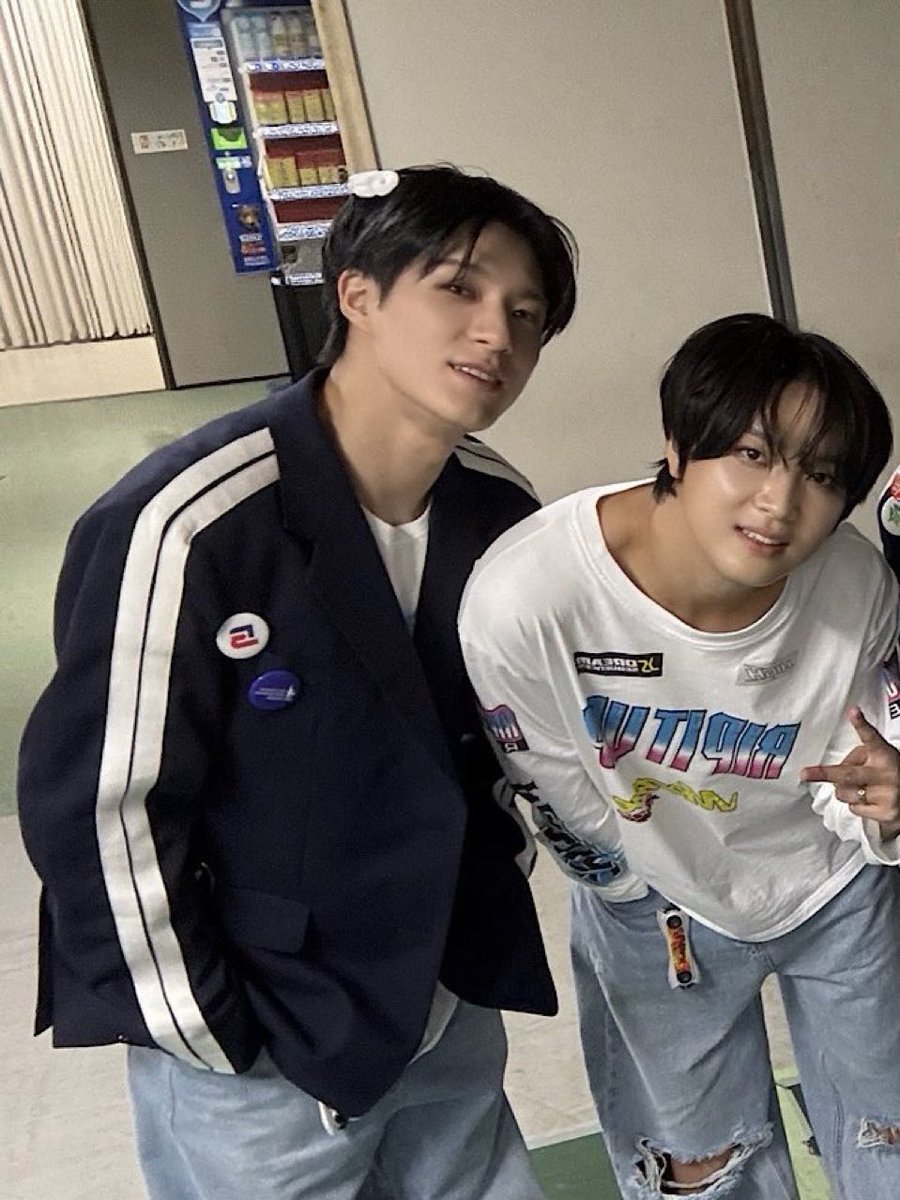 jxd___'s tweet image. 이사진ㄴㅁ좋은느낌을줌향기남