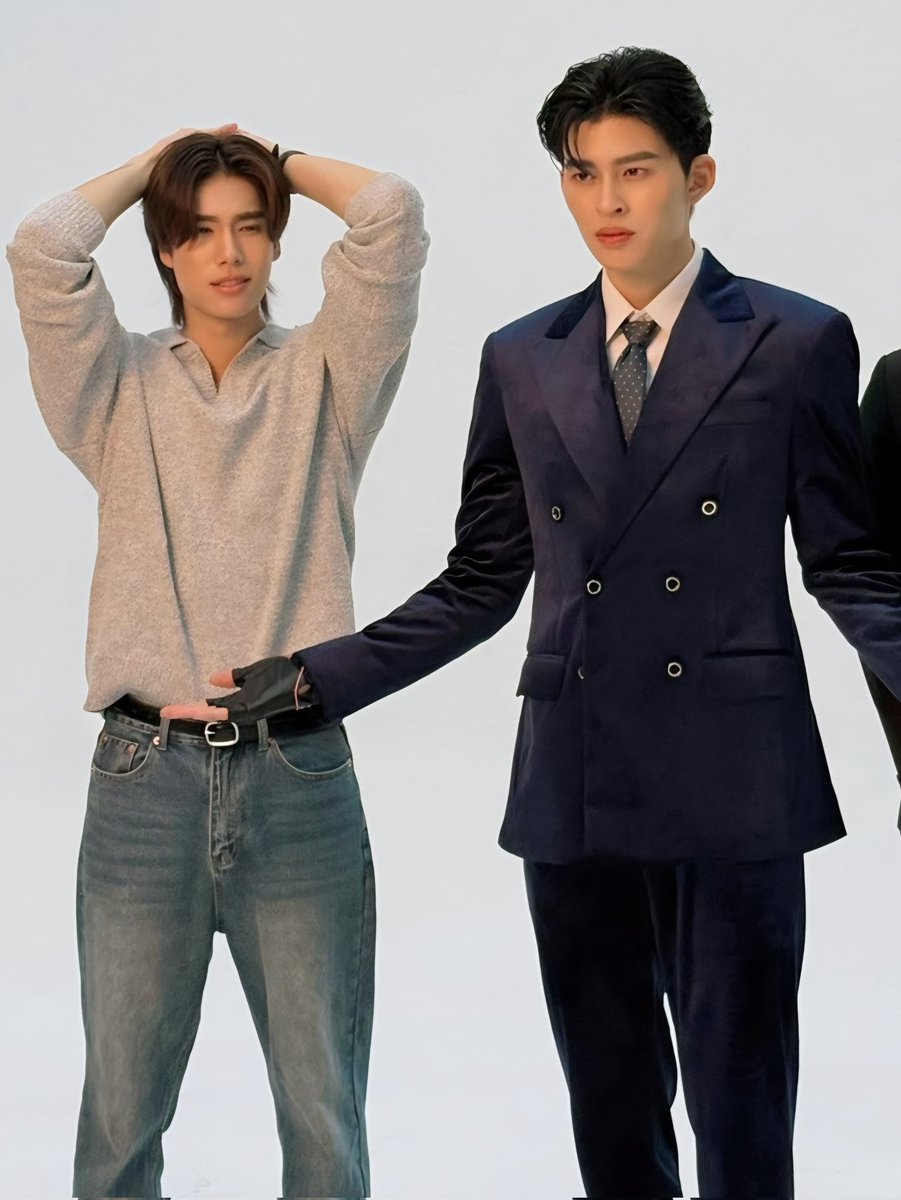 BRNarawins's tweet image. GET A GRIP, KHUN THEE! 😂

#MeAndTheeSeriesEP9