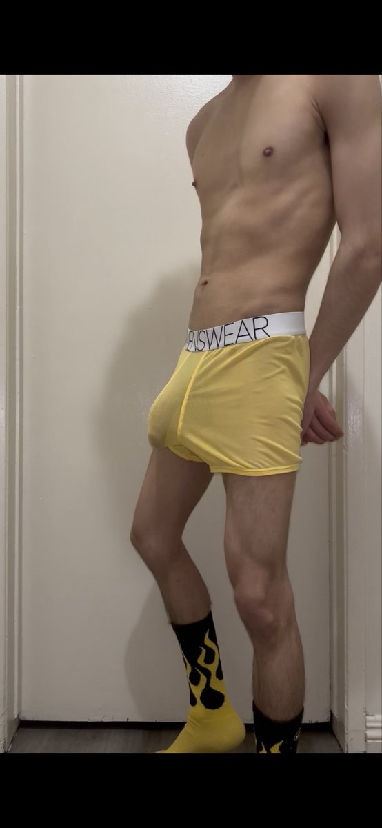 ProblemNope's tweet photo. A lil See-through https://t.co/QnOHy76rYy