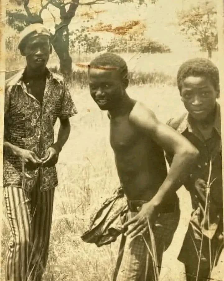 AfricaFirsts's tweet photo. Spot President John Mahama as a young fella.

Who knew this kid would one day become Ghana’s 🇬🇭 first gentleman? https://t.co/yrYOh1h4ud