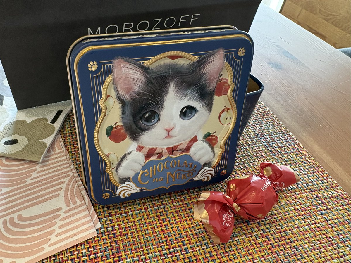 一緒に買ったモロゾフの猫缶チョコ🍫 めちゃくちゃかわいいし、中の