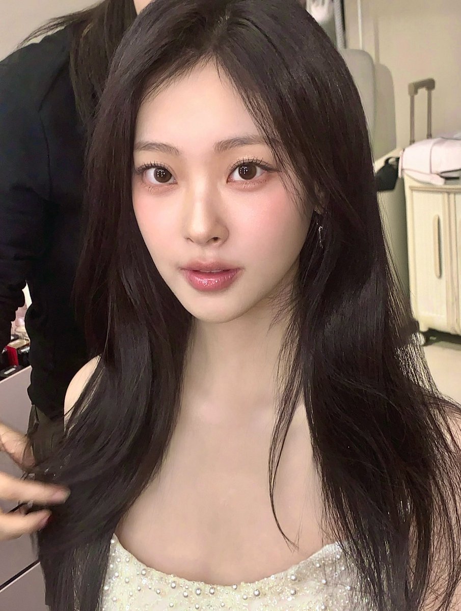 soi66_'s tweet image. 메이크업 담당쌤이 미공개 사진 올려주심...
최희진 얼빡샷 💞💞💞💞💞💞💞💞