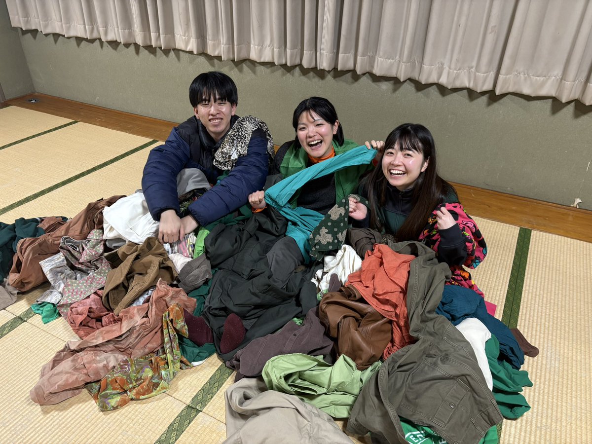 昨日、さんらんの2026年稽古はじめでした。
早苗とみりん、主人公二人のプレ稽古と、ワークショップ。蛇姫様とケロ太郎の衣裳も確かめ。

40〜50才の男性に見える方、出演者募集しています！
（尾崎）
audition.nerim.info/audition-20260…