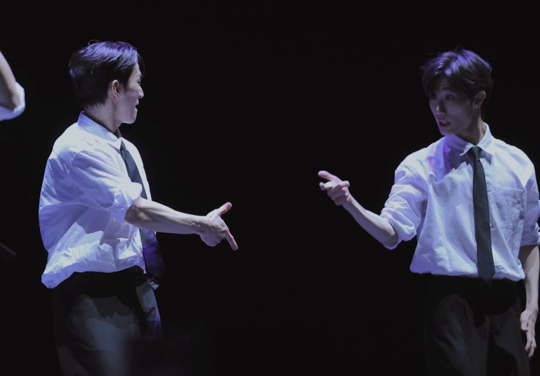 highbacker's tweet image. 유찬이랑 가위바위보 했고 비김
습관성 가위바위보남자 어이없네;