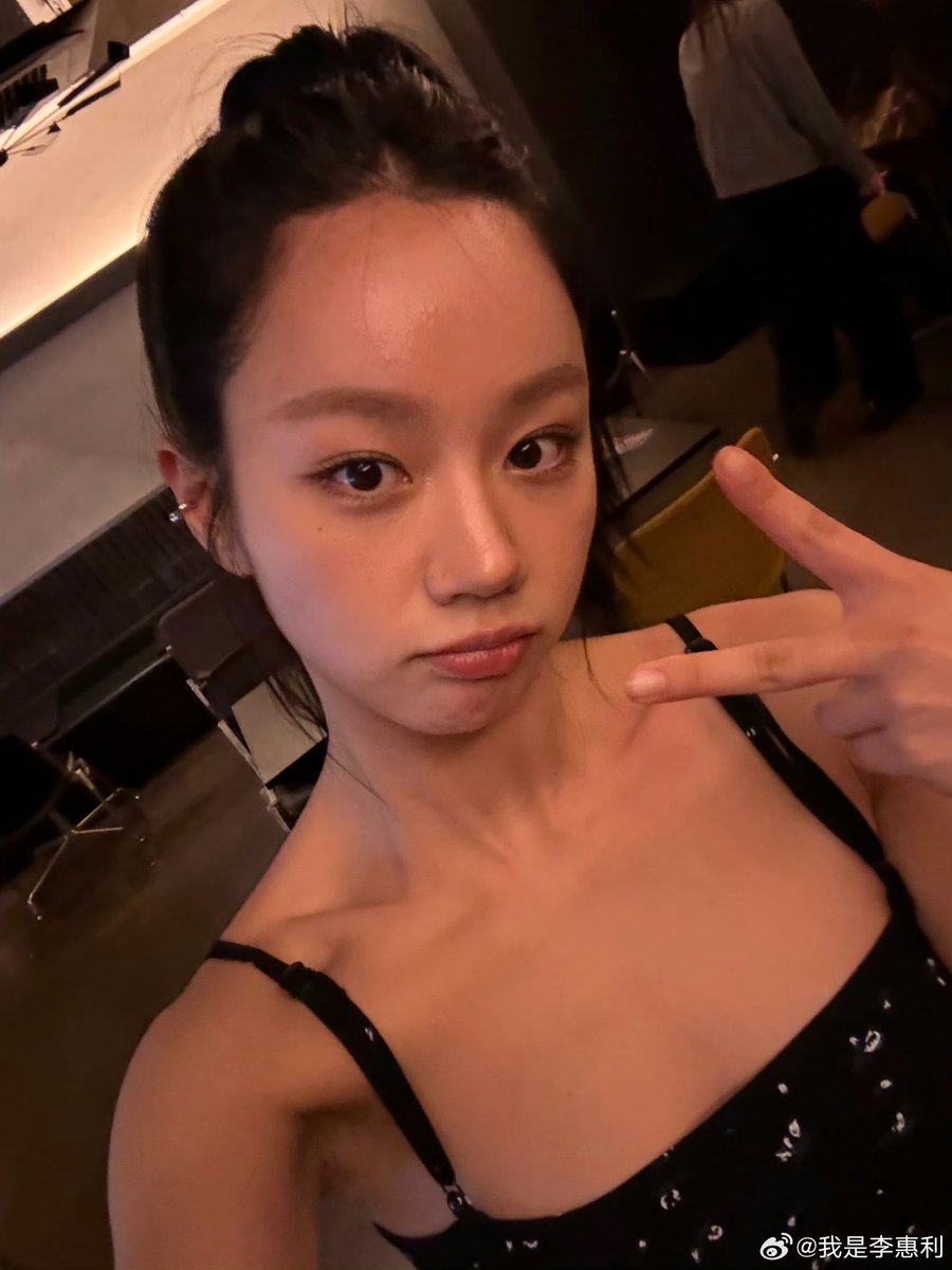 nxong9's tweet image. 이어커프 낀 혜리 너무나도 좋은 느낌을 줌