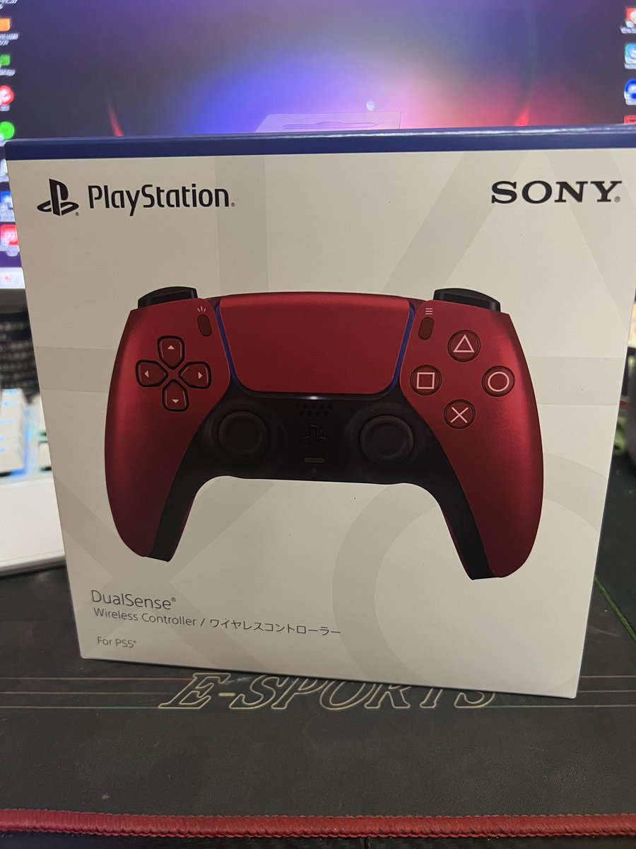 TATSUDY202's tweet photo. PS5付属純コンが壊れたから新品買った。
赤色にしてみた✌️ https://t.co/g4eMGSAqzX
