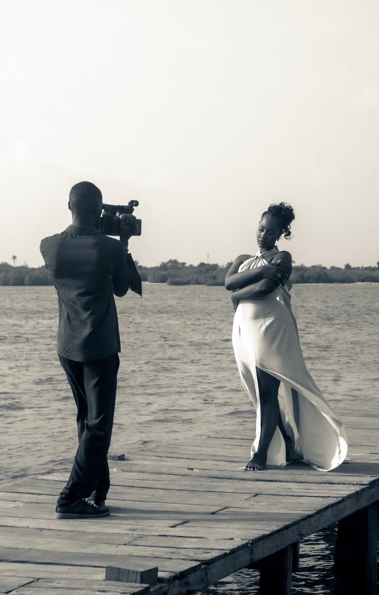 Dave directing ‘Raindance’ visuals with Tems.

📸: <a href="/MWTV___/">THE VISION 👁️</a>