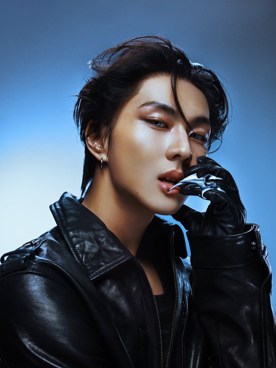 saintminwon's tweet image. THE AURAAAAA IS SO INSANE