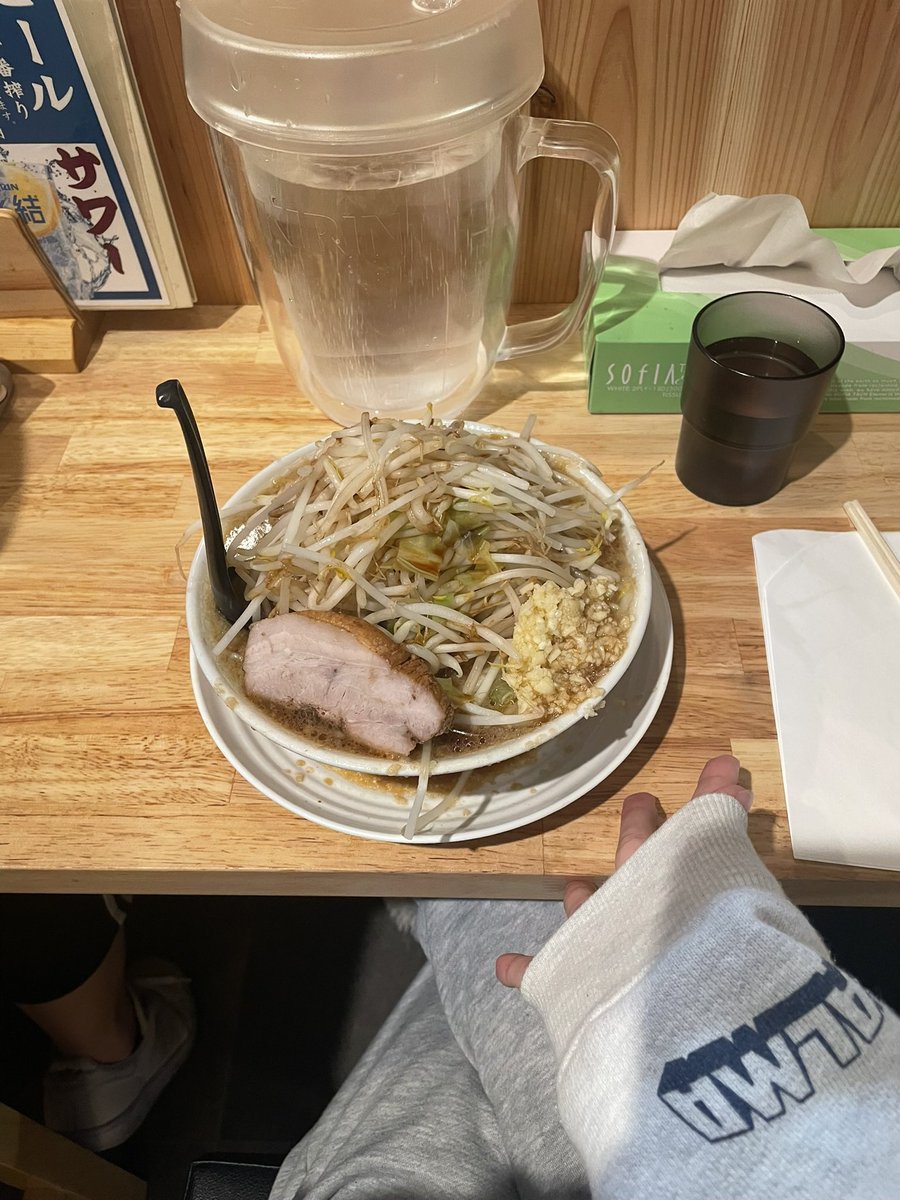 こんばんは♪ 本日ポスト担当のおむあいすです🌤️ 先日友人とニ郎系の