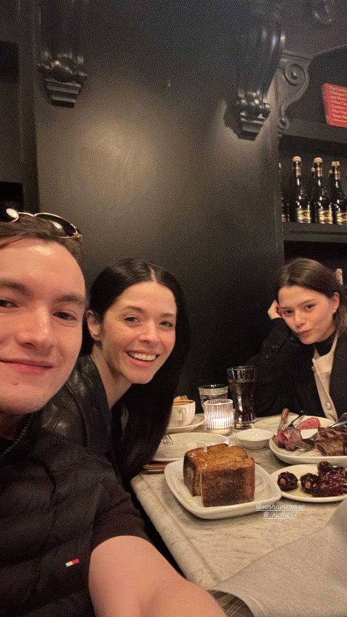 📸 💜 : 𝗯𝗲𝗰𝗰𝗰𝗮

น้องเบคกี้ ริชชี่ และ Sasha Pieterse Sheaffer ค่ะ 🍽️

#BeckyInLA 
#beckysangels #BeckyArmstrong
#BeckyEntertainment