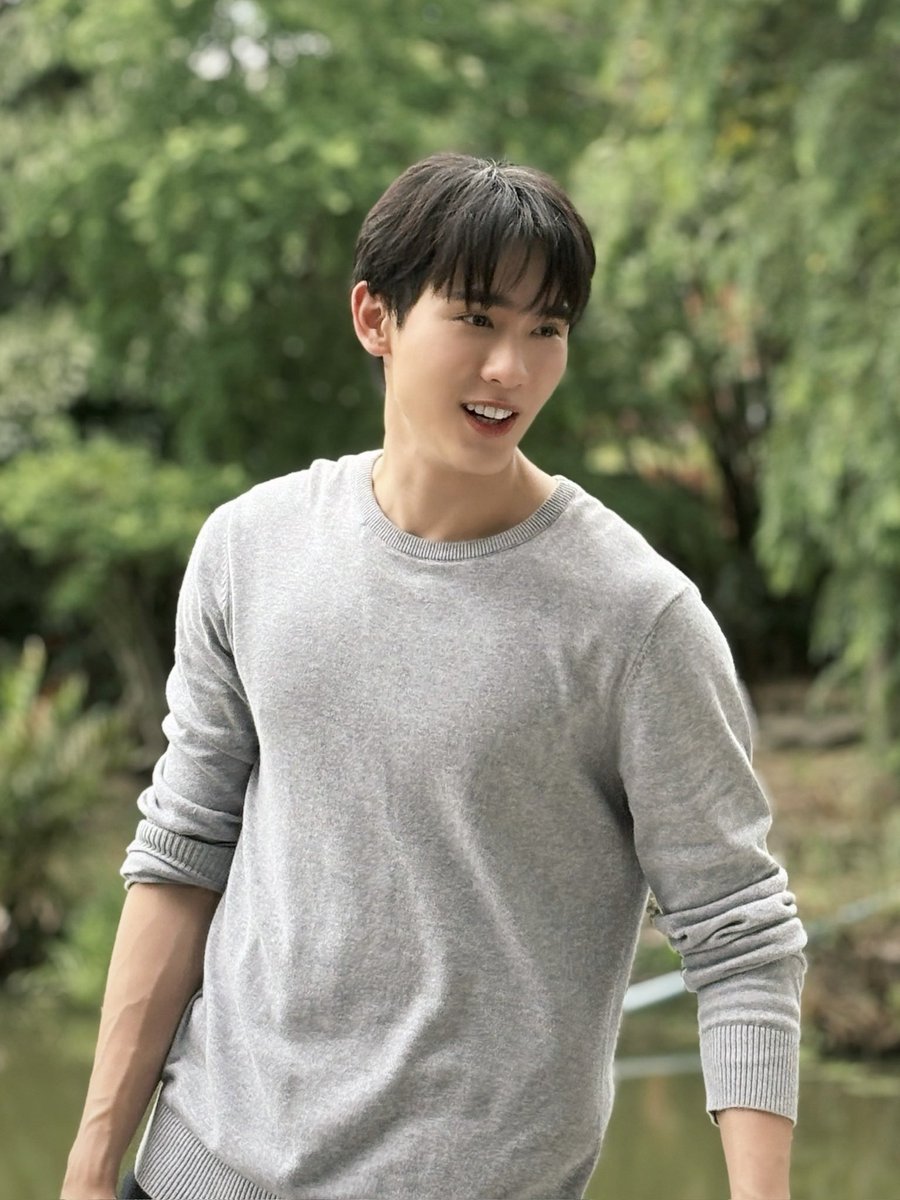 ความหล่อระดับล้าน
(1M)

FORCEBOOK MOS EP5
#MelodyOfSecretsEP5