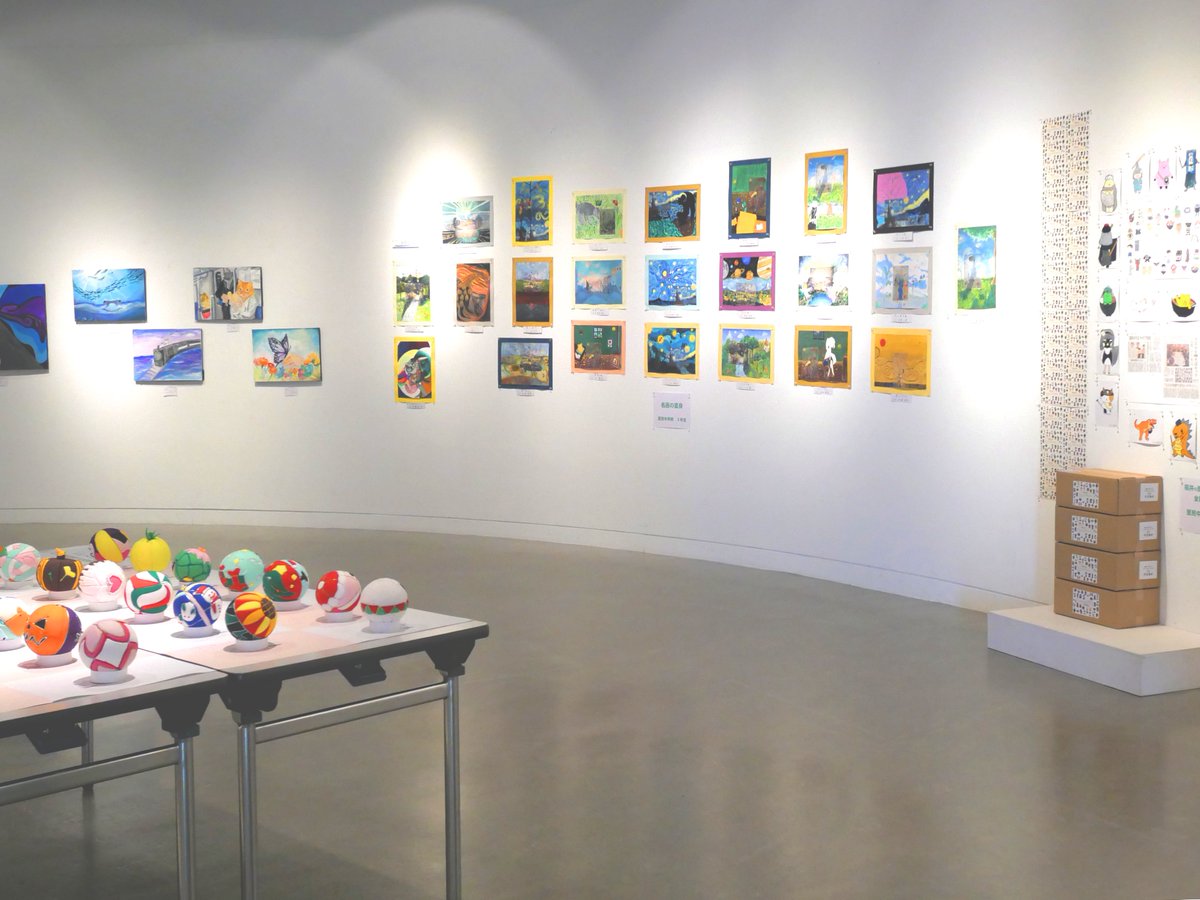 【共催展】
企画展示室にて「第2７回福井市・吉田郡中学校美術科作品 かんじて・み・よさ展」を開催中！

中学生が制作した作品約500点を展示。絵画や立体造形、デザインなどさまざまな画材や技法によるアイデアに富んだ作品が並びます🎨

会期は1/20(火)15:30まで。入場無料。ぜひお越しください。