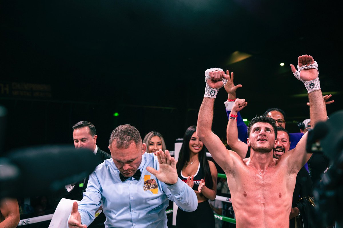 ضمن مشروع البطل الأولمبي
جوناثان منصور يتوج بالحزام الذهبي في أمريكا