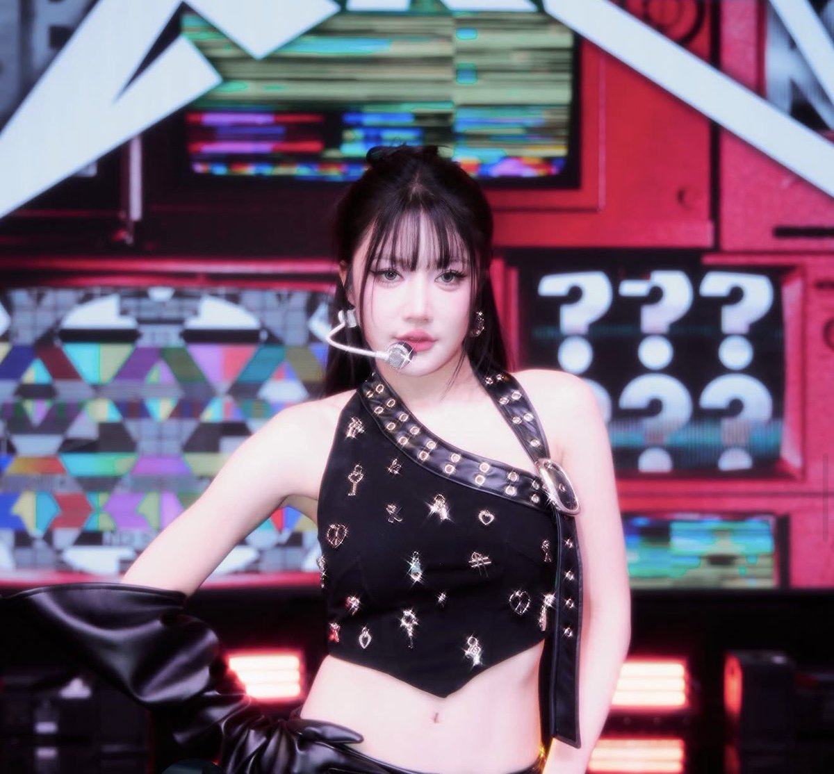 Benzkhaokhwan's tweet image. ชั้นแต่งตัวเหมือนน้องเค้าไปปะ