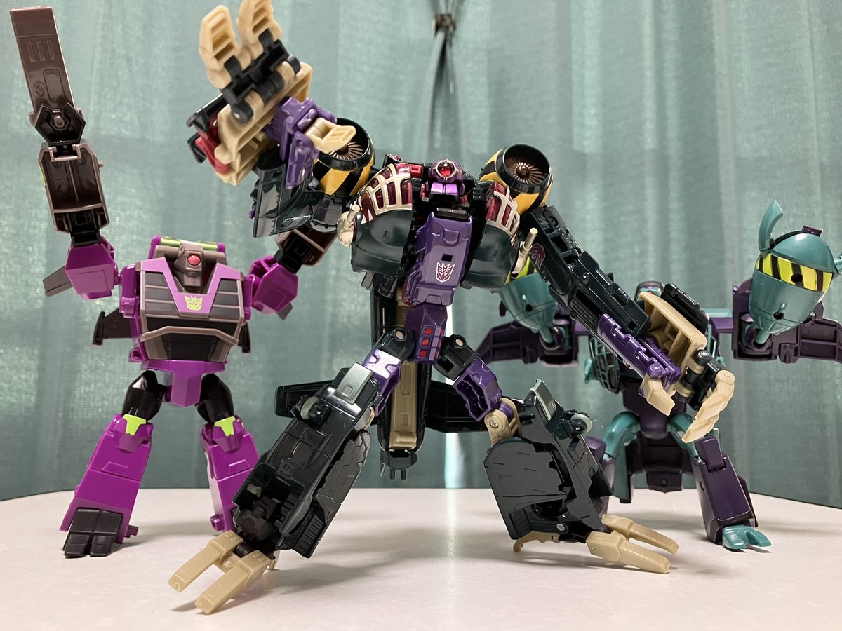 トランスフォーマー ラグナッツ海外版 新年1発目の入手TFはラグナッツ！念願の国内版。 海外版の淡い色合いも