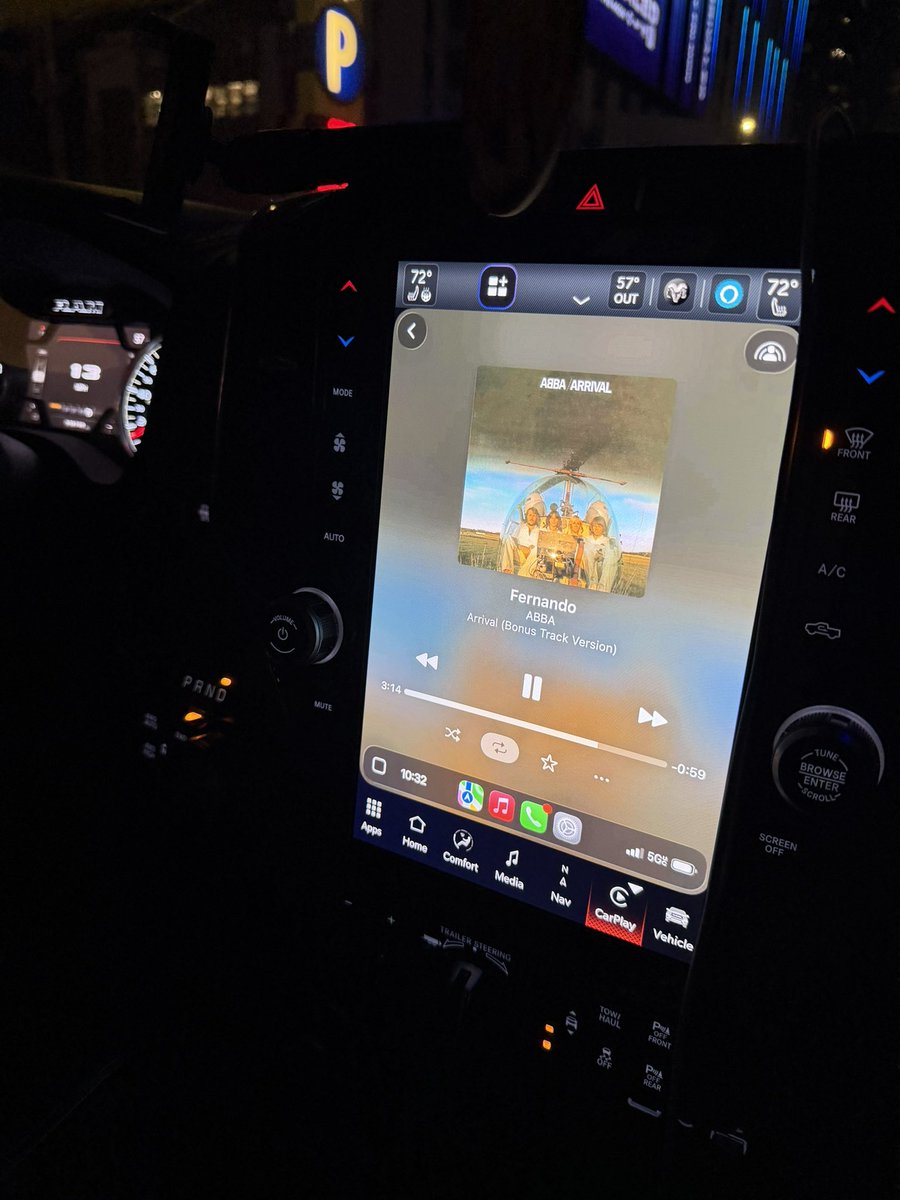 coco_cruuz's tweet image. There was some in the air tonight feeeeeernando #1DraftPick #Raiders #Hoosiers